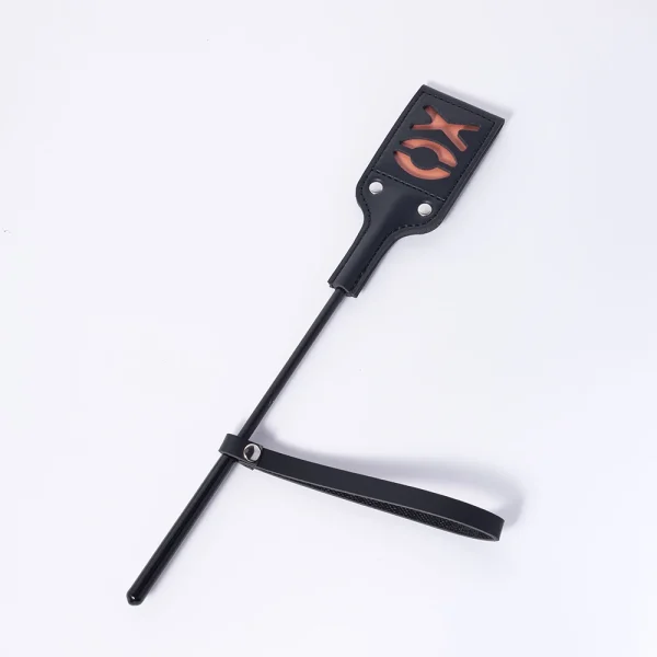 cravache BDSM paddle motif XOXO