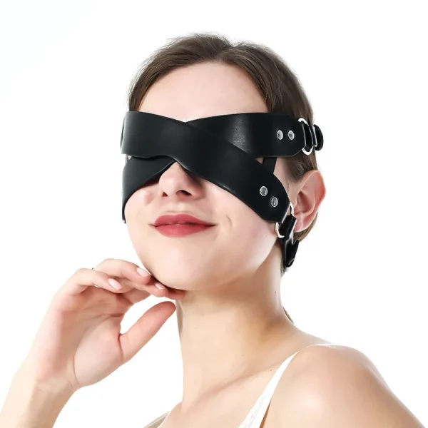 masque BDSM en croix