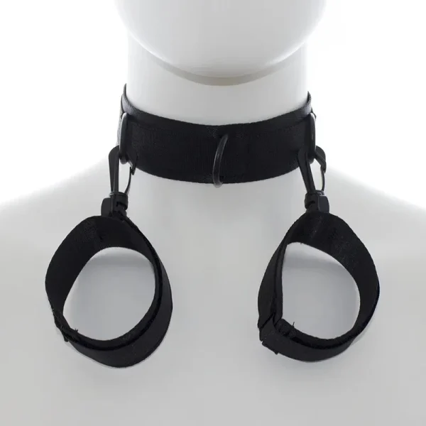 menottes BDSM avec collier